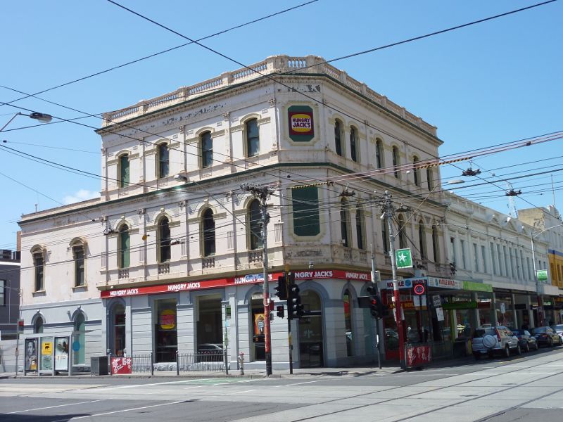 South Yarra - Chapel Street: Southern corner of Chapel St and Malvern Rd