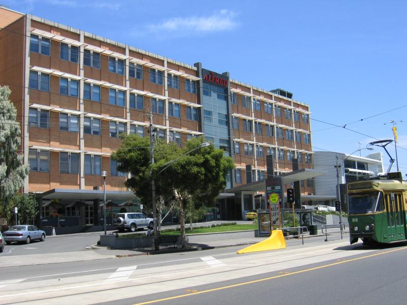 South Yarra - Commercial Road and Malvern Road: Alfred Hospital, Commercial Rd