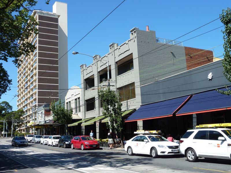 South Yarra - Domain Road: View east along Domain Rd towards Park St