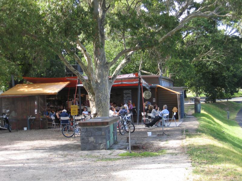 South Yarra - Yarra River near Como Landing, Alexandra Avenue: Cafe Kanteen, Alexandra Av near Como Landing