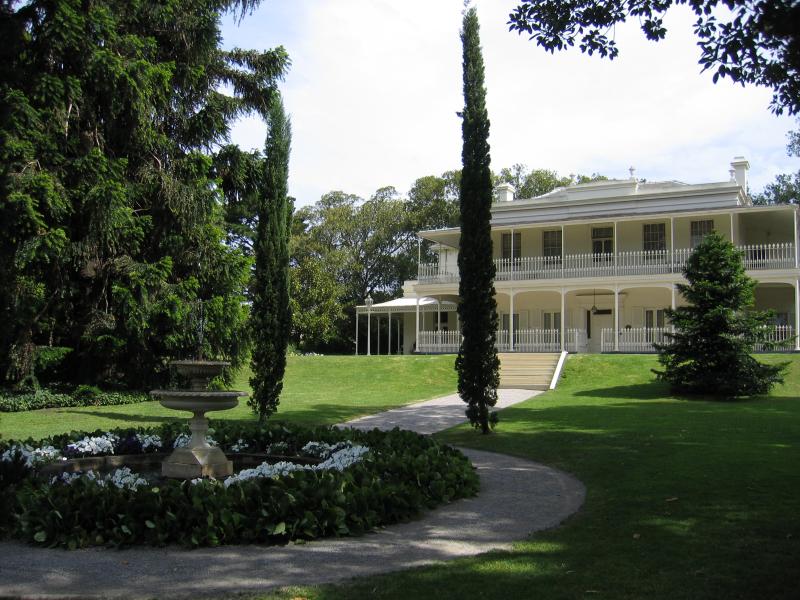 South Yarra - Como House, Williams Road: Como House and fountain