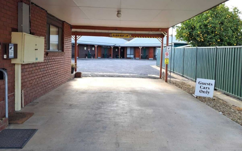 Country Road Motel - Grounds and facilities