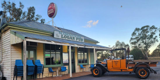 Logan Pub, Logan