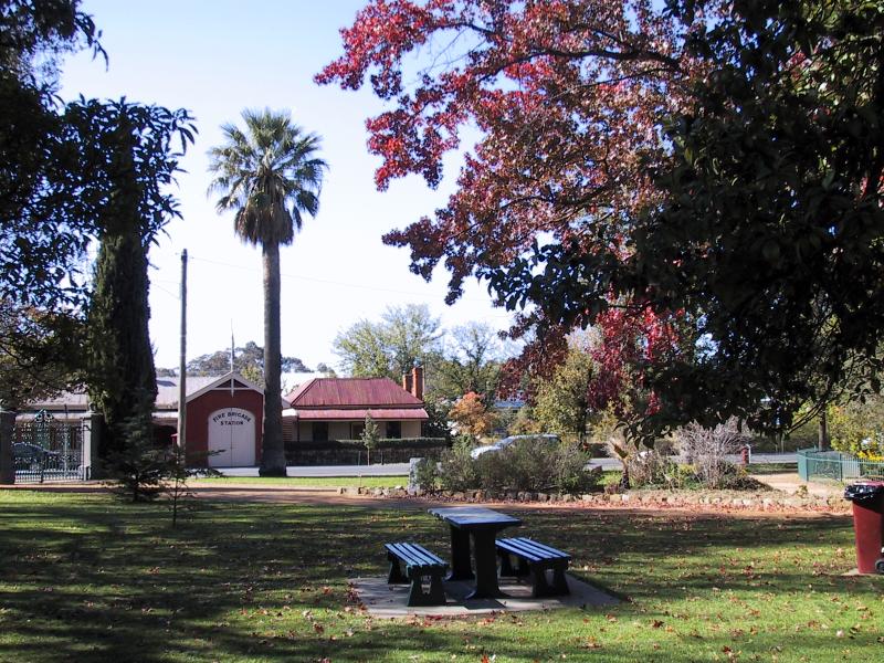 St Arnaud - Commercial centre and shops: Queen Mary Gardens, view to Napier St