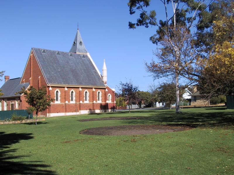 St Arnaud - Commercial centre and shops: Queen Mary Gardens and Uniting Church