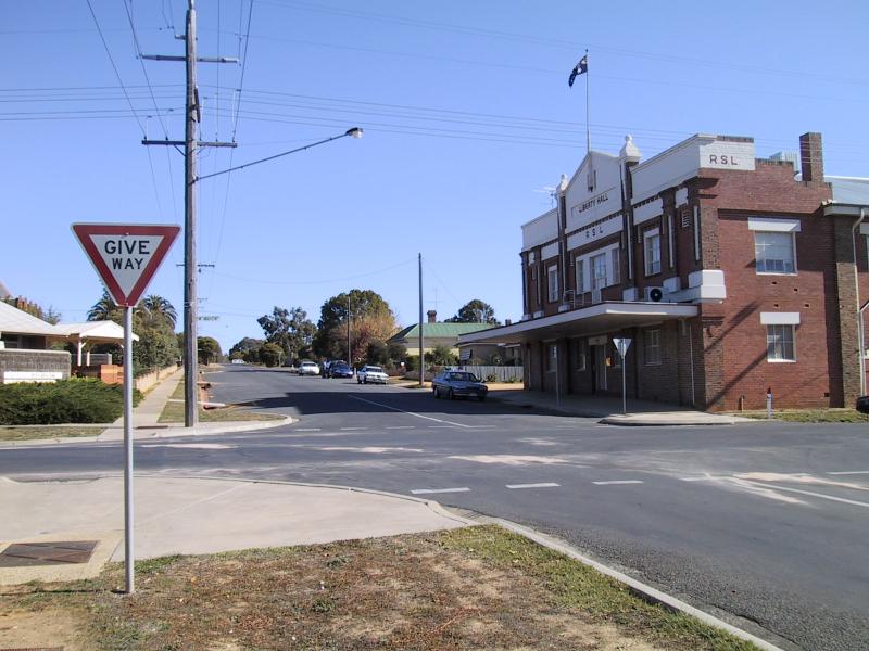 St Arnaud - Commercial centre and shops: RSL Liberty Hall, corner Raglan St and McMahon St