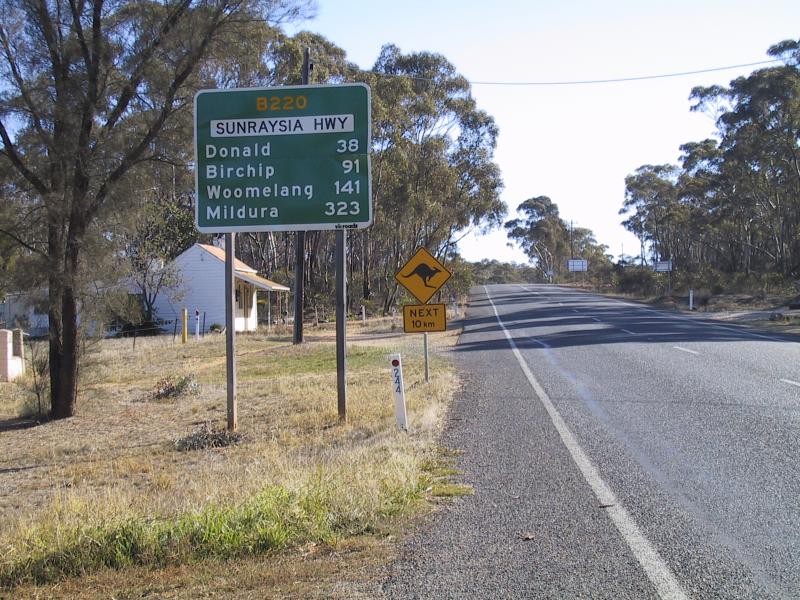 St Arnaud - Outskirts: View north-west along Sunraysia Hwy, leaving town