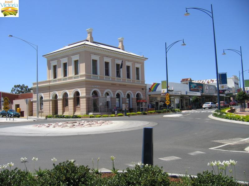 Stawell - Commercial centre: Stawell Post Office, corner Wimmera St and Main St