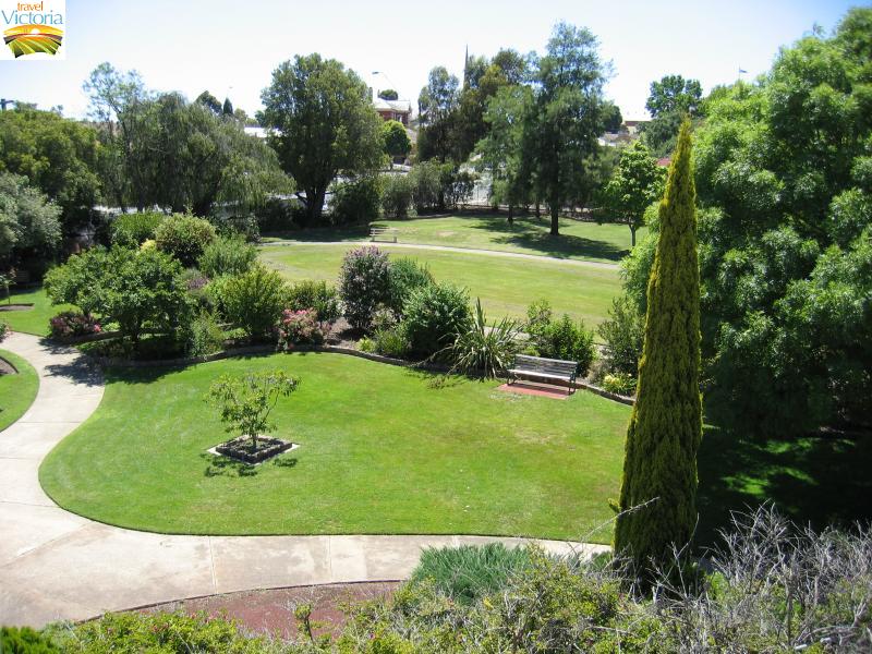 Stawell - Central Park: gardens behind main grandstand