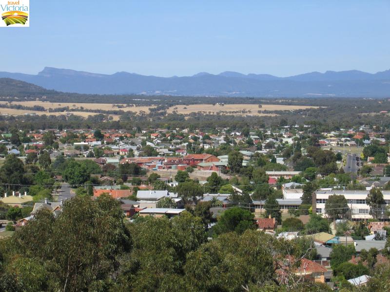 Stawell - Big Hill Lookout: view south-west