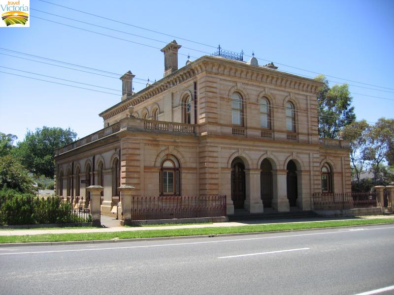 Stawell - Court House: Patrick St