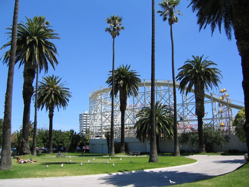 St Kilda - O'Donnell Gardens, The Esplanade: View through gardens towards Luna Park