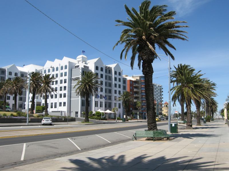 St Kilda - The Esplanade: The Esplanade in front of Novotel St Kilda