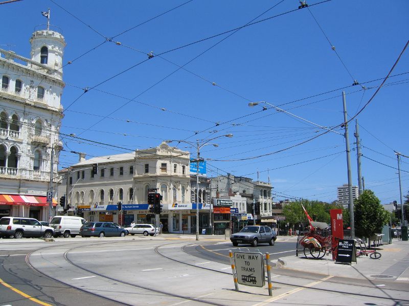 St Kilda - Fitzroy Street shops: View south-west along Fitzroy St at Grey St
