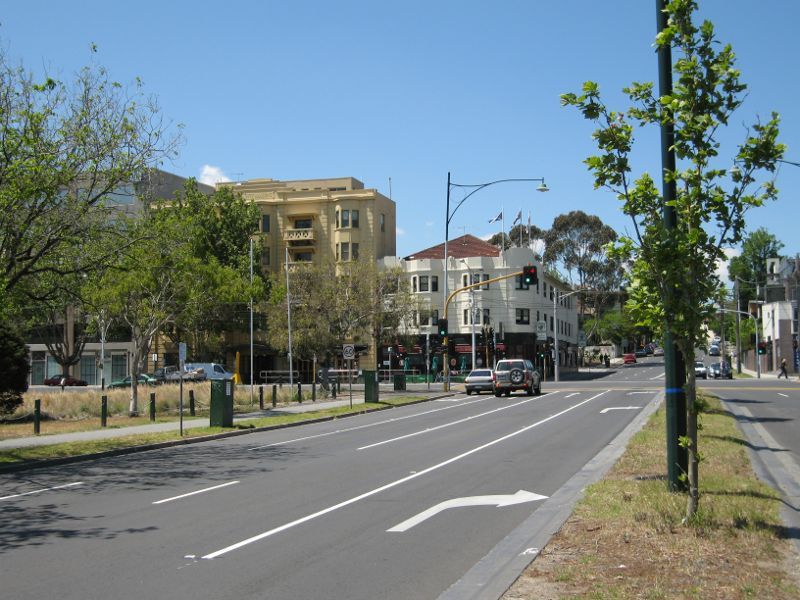St Kilda - Fitzroy Street shops: View south-east along Lakeside Dr towards Fitzroy St