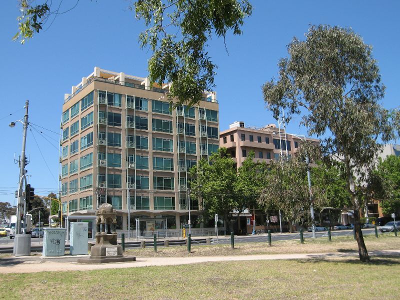 St Kilda - Fitzroy Street shops: Corner of Fitzroy St and St Kilda Rd