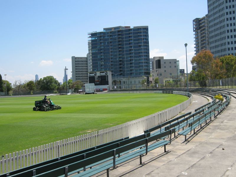 St Kilda - Albert Park along Fitzroy Street: Seating around Junction Oval