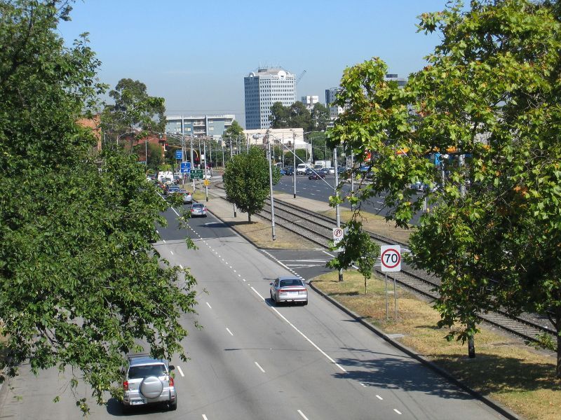 St Kilda - Dandenong Road: View west along Dandenong Rd towards Chapel St