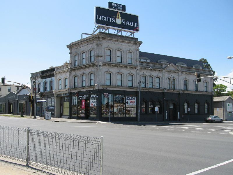 St Kilda - St Kilda Road and Brighton Road: Corner of St Kilda Rd and Alma St