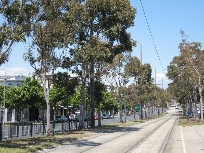 St Kilda - St Kilda Road and Brighton Road: View south along tram line down centre of St Kilda Rd towards Inkerman St
