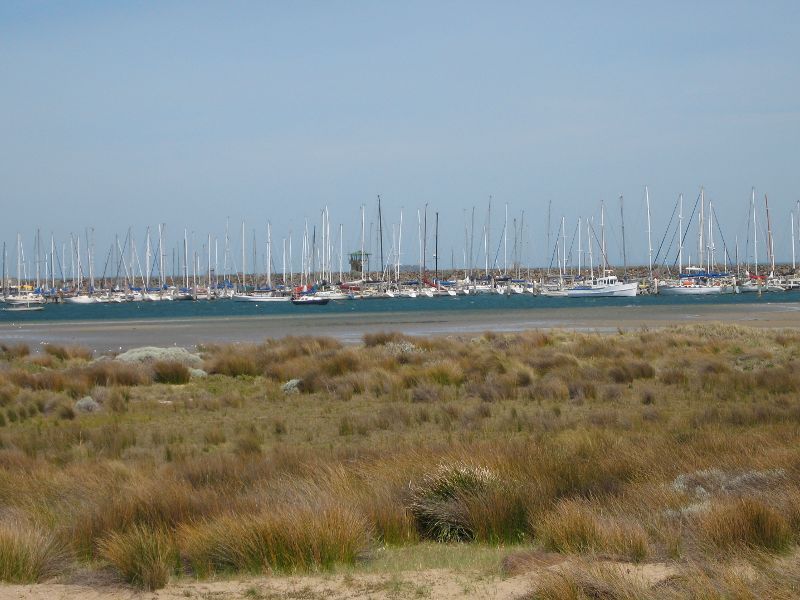 St Kilda - Beaconsfield Parade: View towards St Kilda Harbour from Beaconsfield Pde at Pier Rd