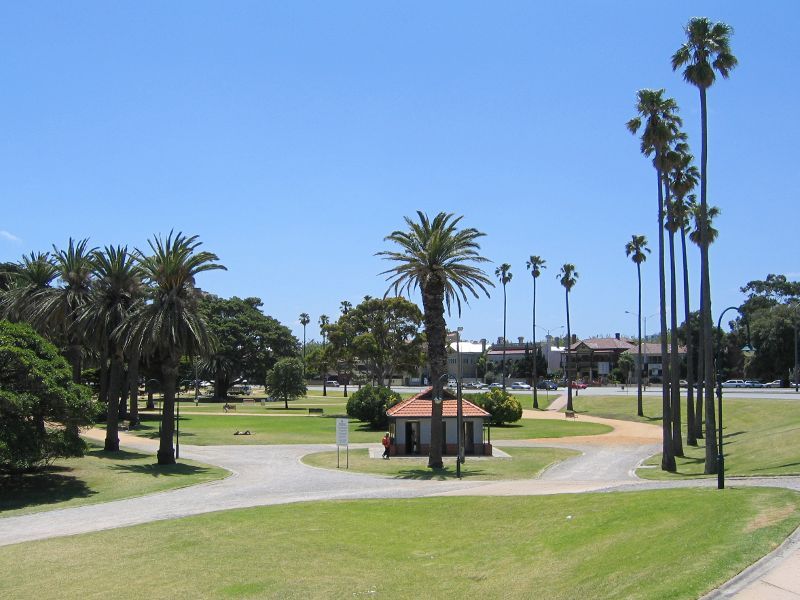 St Kilda - Catani Gardens, Beaconsfield Parade: View north through gardens towards toilets and Beaconsfield Pde