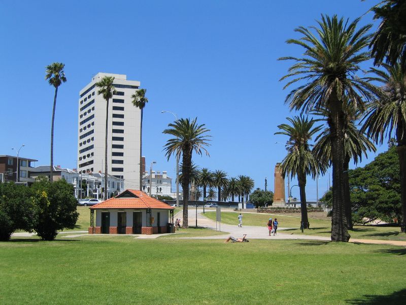 St Kilda - Catani Gardens, Beaconsfield Parade: Southerly view through gardens towards toilets