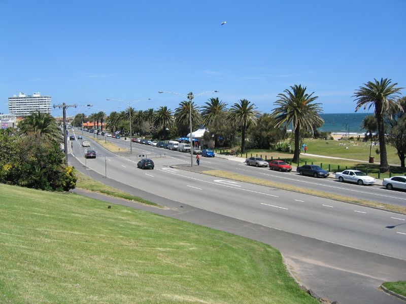St Kilda - Jacka Boulevard: View south-east along Jacka Bvd towards Lower Esplanade