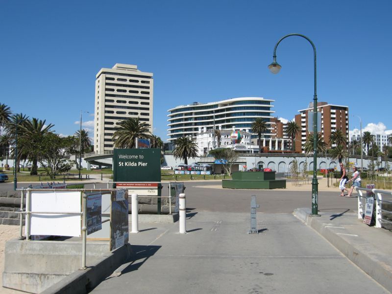 St Kilda - St Kilda Pier and St Kilda Harbour - View of foreshore from entrance to pier