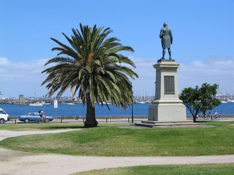 St Kilda - Gardens at southern end of Pier Road and at entrance to St Kilda Pier: Captain Cook statue overlooking harbour