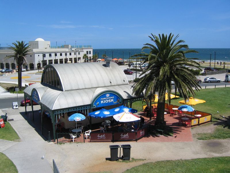 St Kilda - Gardens at southern end of Pier Road and at entrance to St Kilda Pier - Foreshore Kiosk