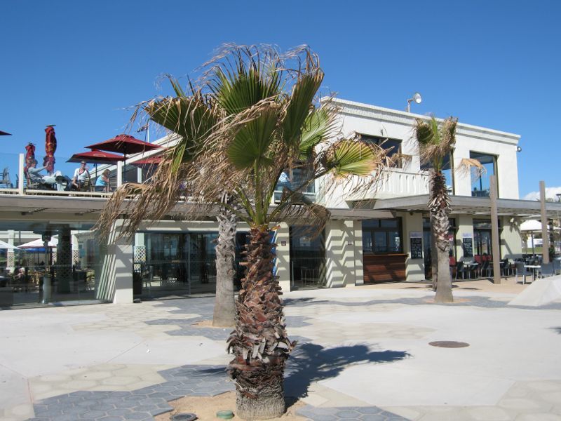 St Kilda - St Kilda Sea Baths: Southern end of St Kilda Sea Baths fronting beach