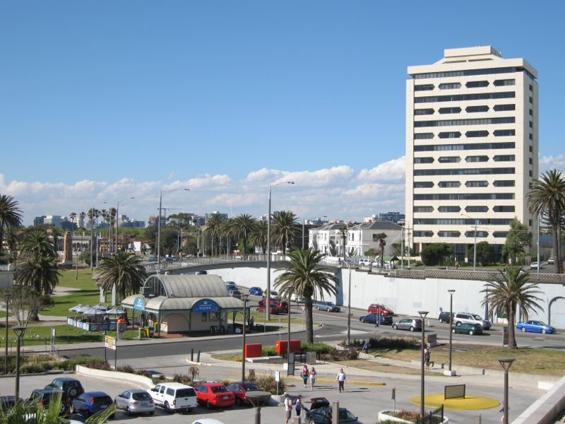 St Kilda - St Kilda Sea Baths: Northerly view towards kiosk and footbridge from observation deck