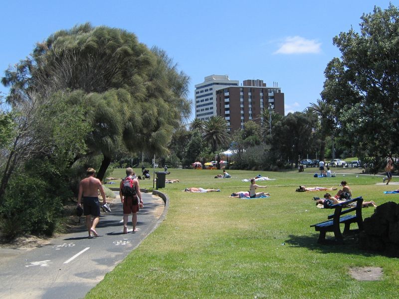 St Kilda - St Kilda Beach, Brooks Jetty and foreshore gardens: Foreshore lawns