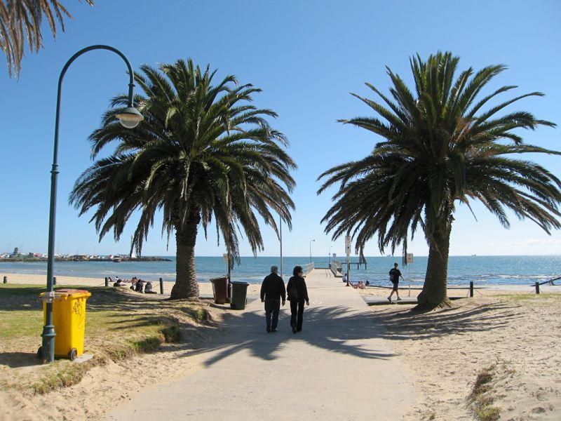 St Kilda - St Kilda Beach, Brooks Jetty and foreshore gardens: View towards Brooks Jetty from foreshore
