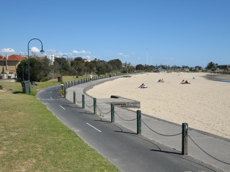 St Kilda - St Kilda Beach, Brooks Jetty and foreshore gardens: Foreshore and beach south of Brooks Jetty
