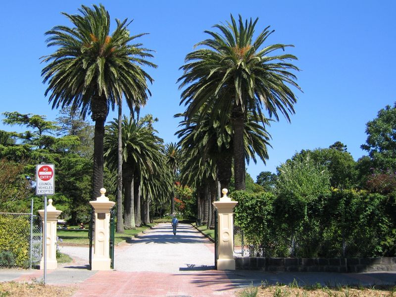 St Kilda - St Kilda Botanical Gardens, Blessington Street: Entrance at Blessington St opposite Foster St