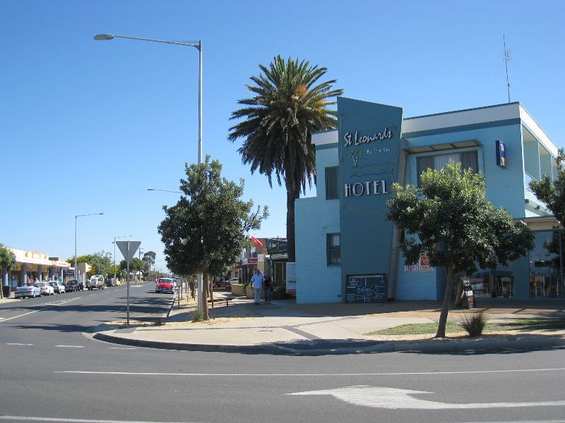 St Leonards - Shops and commercial centre, Murradoc Road: St Leonards Hotel, view south-west along Murradoc Rd at The Esplanade