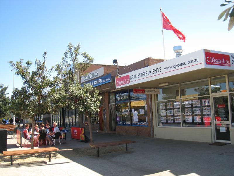 St Leonards - Shops and commercial centre, Murradoc Road: Shops along northern side of Murradoc Rd between The Esplanade and Blanche St