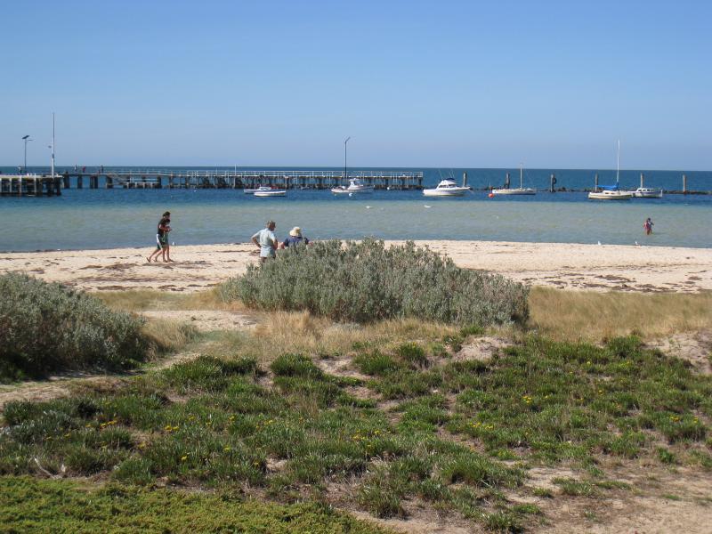 St Leonards - Harvey Park and foreshore reserve between Murradoc Road and Dudley Parade - View east across beach towards arm of pier