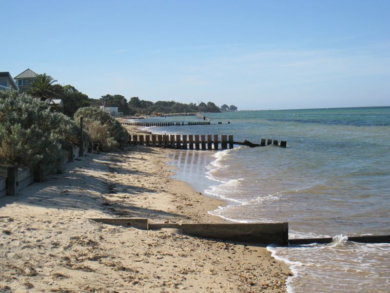 St Leonards - Beach Road - View north along coast at end of Beach Rd