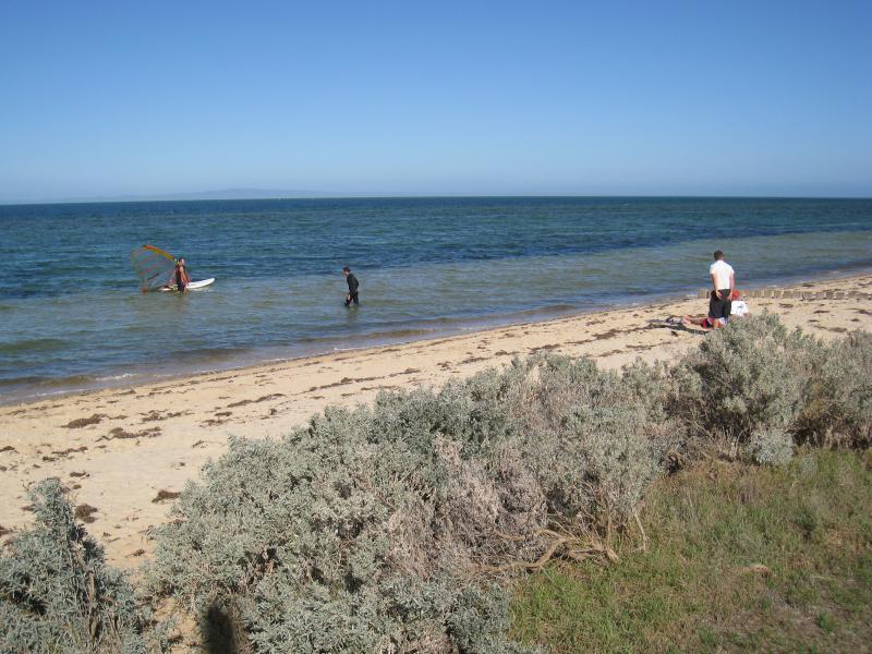 St Leonards - Beach Road: Beach at end of Beach Rd
