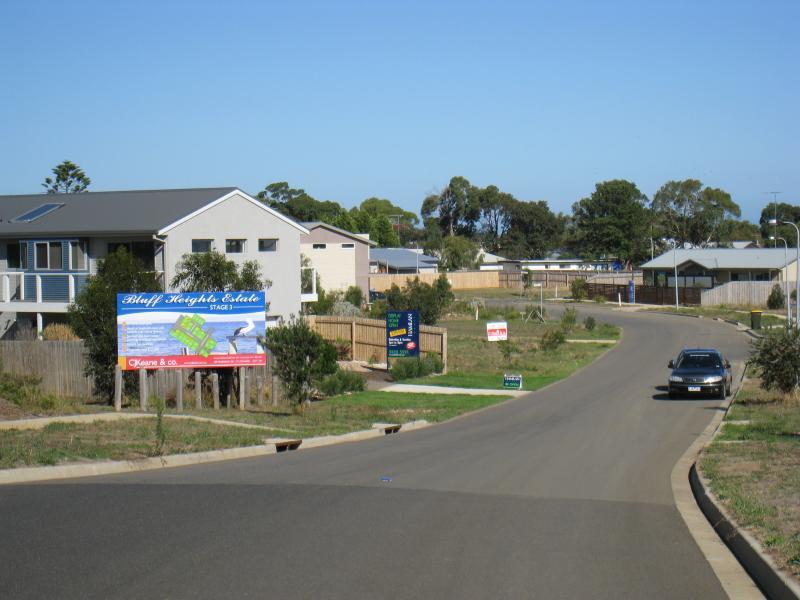 St Leonards - Edwards Point Road: View south east along Edwards Point Rd at Canara Mews