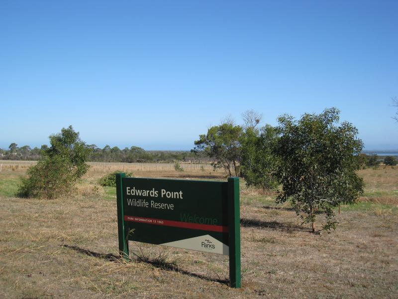St Leonards - Edwards Point Wildlife Reserve, car park on Bluff Road near Ibbotson Street: View through reserve