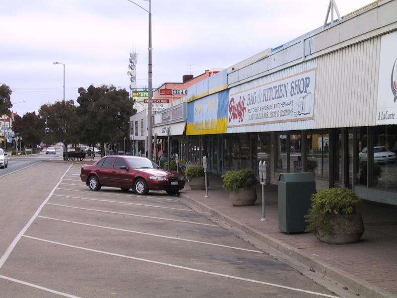 Swan Hill - Commercial centre and shops - View north along Campbell St between Rutherford St and McCrae St