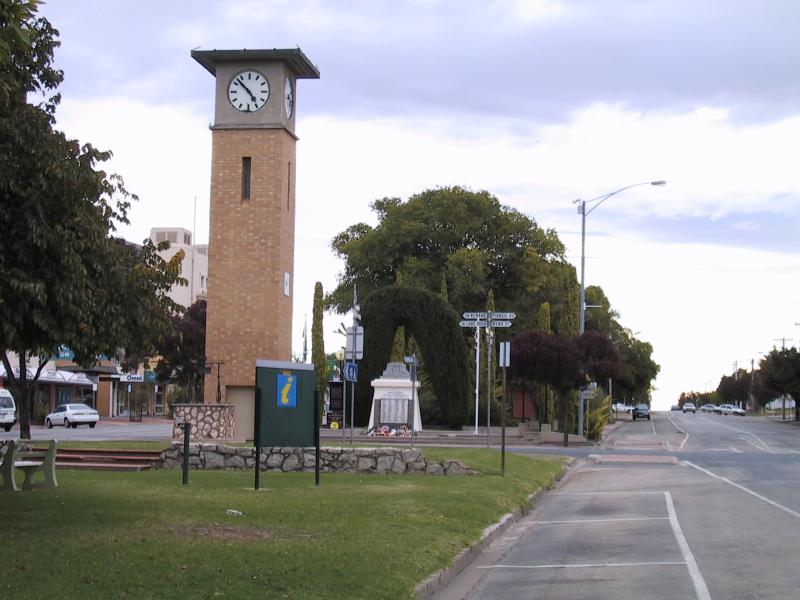 Swan Hill - Commercial centre and shops - View west along McCallum St towards clock tower and Campbell St