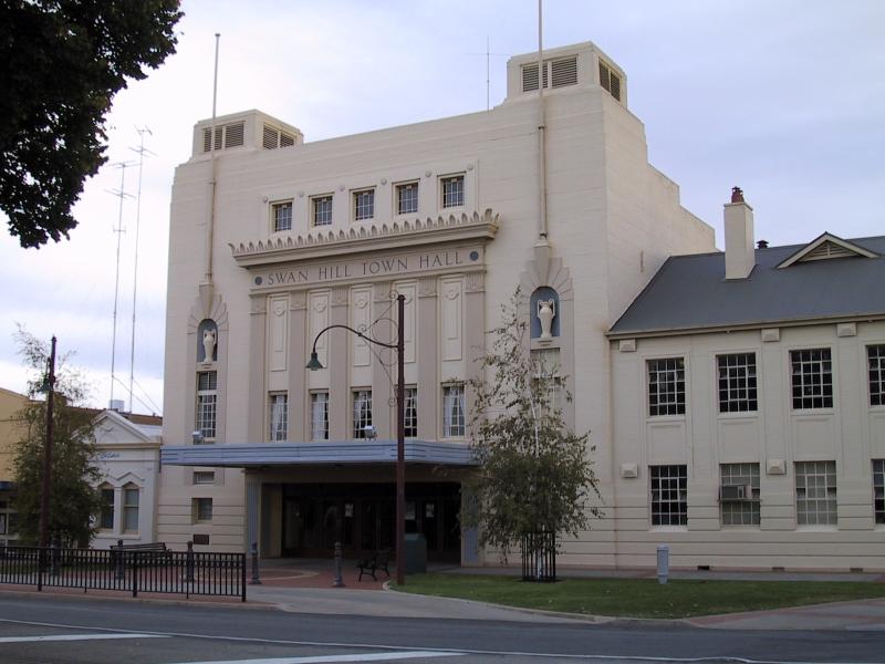 Swan Hill - Commercial centre and shops: Town Hall, McCallum St