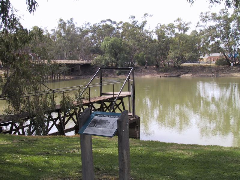 Swan Hill - Murray River and Riverside Park: View across Murray River at Riverside Park near bridge