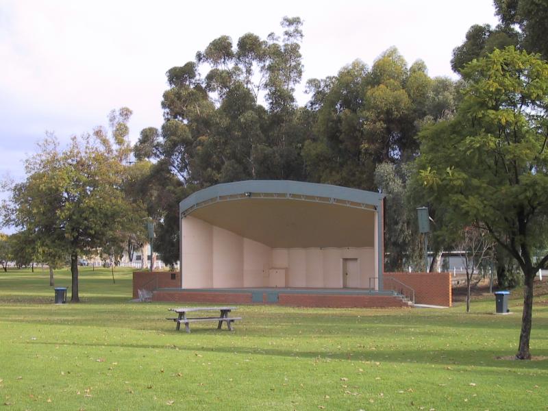 Swan Hill - Murray River and Riverside Park: Sound shell