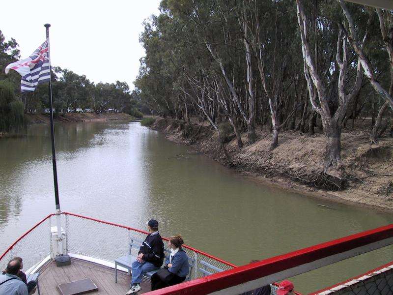 Swan Hill - Pioneer Settlement: On the Pyap as it heads along the river towards the Swan Hill Riverside Caravan Park